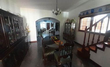 SAN MARTIN. CASA 5 AMB.