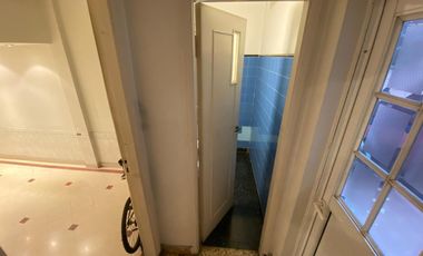 NUEVO VALOR! Chalet de 4 ambientes con local comercial