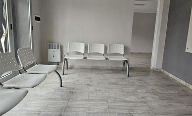 EN ALQUILER. Oficina Amoblada. CENTRO. Las Varillas. GUE
