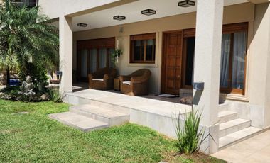 Villa Ballester, zona residencial Impecable Chalet