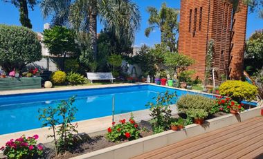 Villa Ballester. Casa 5 ambientes. Con piscina