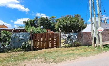 Excelente casa y Lote en esquina de avenida