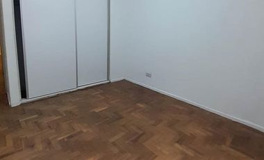 Villa Ballester-DEPTO 3 AMB. CON PATIO-Centro