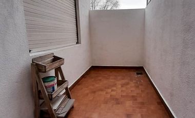 Villa Ballester-DEPTO 3 AMB. CON PATIO-Centro