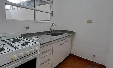 Villa Ballester-DEPTO 3 AMB. CON PATIO-Centro