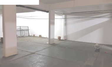 AVDA LA PLATA 1100 LOCAL CON RENTA PARQUE CHACABUCO