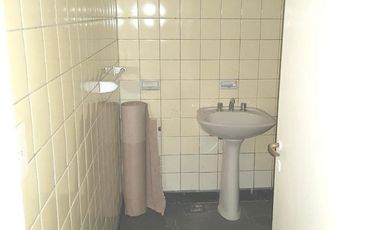 AVDA LA PLATA 1100 LOCAL CON RENTA PARQUE CHACABUCO