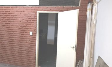 AVDA LA PLATA 1100 LOCAL CON RENTA PARQUE CHACABUCO