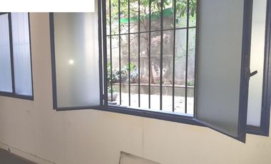 AVDA LA PLATA 1100 LOCAL CON RENTA PARQUE CHACABUCO