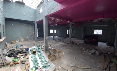 Local en primer piso de 250m2