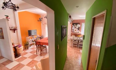 Casa de 4 amb. con jardín