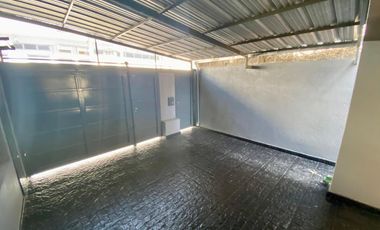 Casa de 4 amb. con jardín