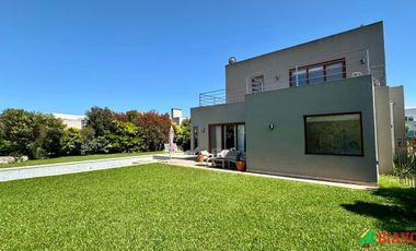 HSM, Molino Norte, Hermosa casa de 4 dormitorios con pileta