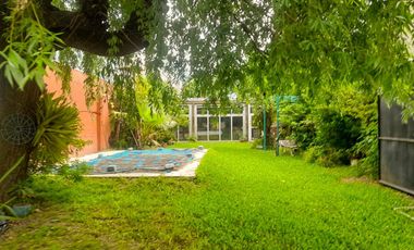 Benavidez, Casa con parque, pileta, quincho