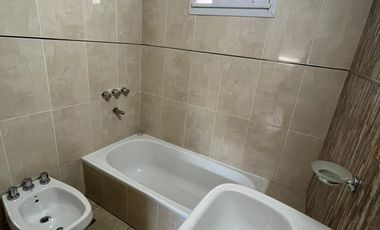 Departamento 3 amb. al frente con balcón