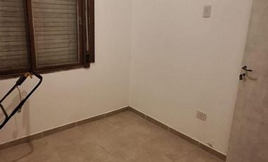 Casa de 4 ambientes con patio