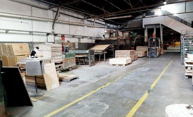 GALPON 3400 m2 C/ SALIDA A DOS CALLES