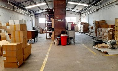 GALPON 3400 m2 C/ SALIDA A DOS CALLES