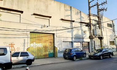 GALPON 3400 m2 C/ SALIDA A DOS CALLES