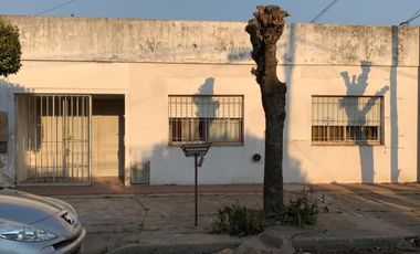 Venta de casa en PH en Bo. Villa Belgrano, Junín.