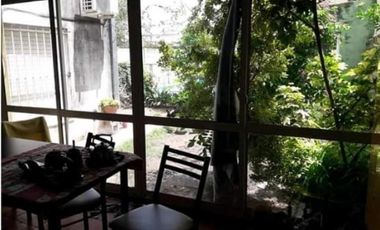 Venta de casa de dos plantas con departamento independiente