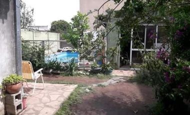 Venta de casa de dos plantas con departamento independiente