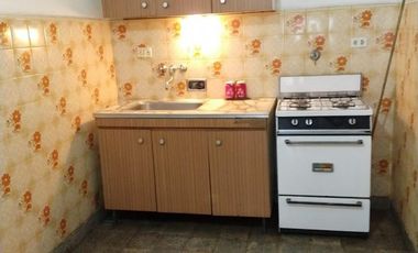 ALQUILADO  - DEPTO. TIPO CASA AL FRENTE - SAN ANDRÉS