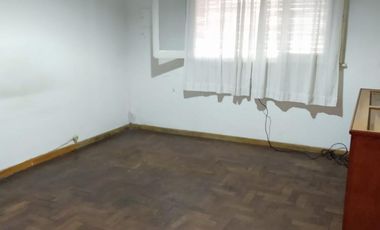 ALQUILADO  - DEPTO. TIPO CASA AL FRENTE - SAN ANDRÉS