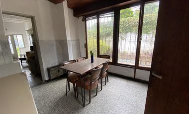 Casa de 3 ambientes con lote de 10,00 X 35,00 mts.