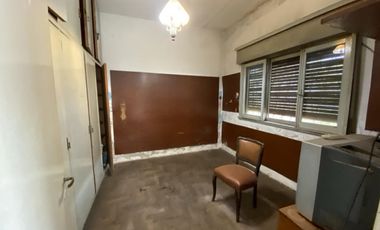 Casa de 3 ambientes con lote de 10,00 X 35,00 mts.