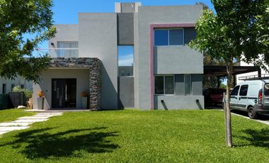 Casa en venta en Escobar, Belén de Escobar - Cochera