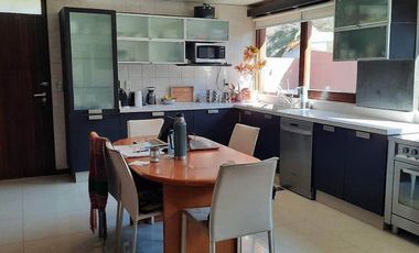 CASA 4 AMBIENTES CON PARQUE, QUINCHO Y PISCINA