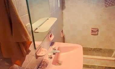 HERMOSA CASA DE 3 AMB CON COCHERA Y AMPLIO LOTE