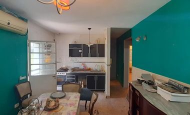 HERMOSA CASA DE 3 AMB CON COCHERA Y AMPLIO LOTE