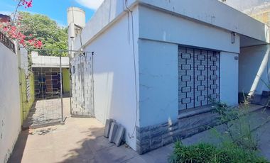 HERMOSA CASA DE 3 AMB CON COCHERA Y AMPLIO LOTE