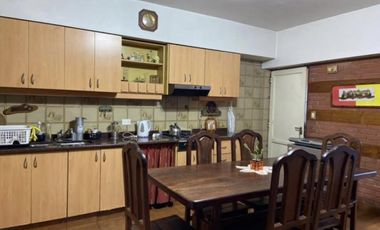 Venta Casa en Pque. Patricios 280 m. Totales! Mas Cochera