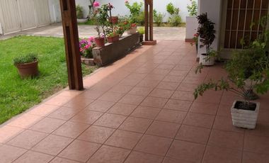 CASA EN ESQUINA