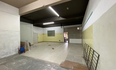Depto. de 4 amb. + Depto. de 3 amb. + 2 Locales