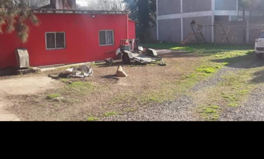 CASA  3 DORMITORIOS CON GRAN TERRENO EN PONTEVEDRA