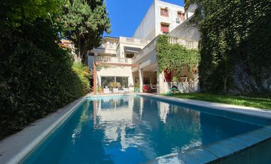 Chalet de 5 ambientes con parque soñado
