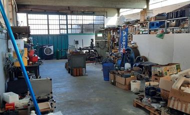 NAVE INDUSTRIAL CON VIVIENDA