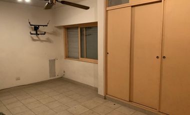 San Martin Ctro. Casa Ideal Dos familias con cocheras.