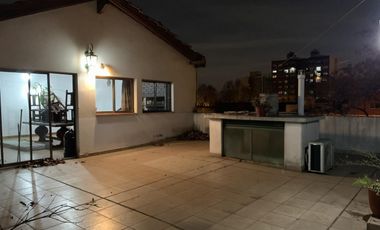 San Martin Ctro. Casa Ideal Dos familias con cocheras.