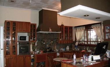 CASA SOBRE LOTE PROPIO CENTRO DE BALLESTER