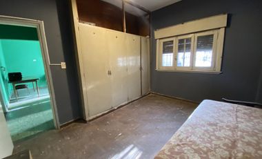 Casa de 3 ambientes + Departamento de 2 ambientes