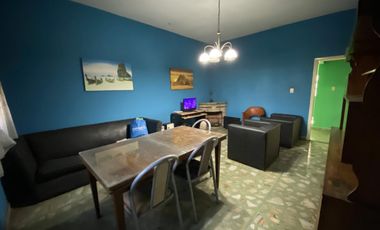 Casa de 3 ambientes + Departamento de 2 ambientes