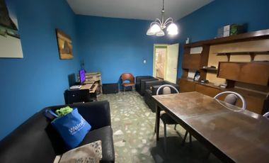Casa de 3 ambientes + Departamento de 2 ambientes