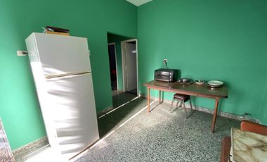 Casa de 3 ambientes + Departamento de 2 ambientes