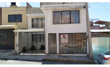 Se vende casa céntrica en Fracc Real de Medinas, Pachuca Hidalgo