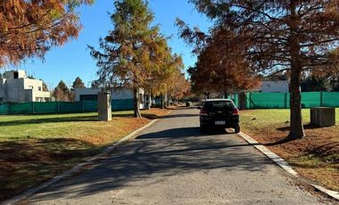 Lote interno con escritura en Barrio Privado Brujas, Pilar